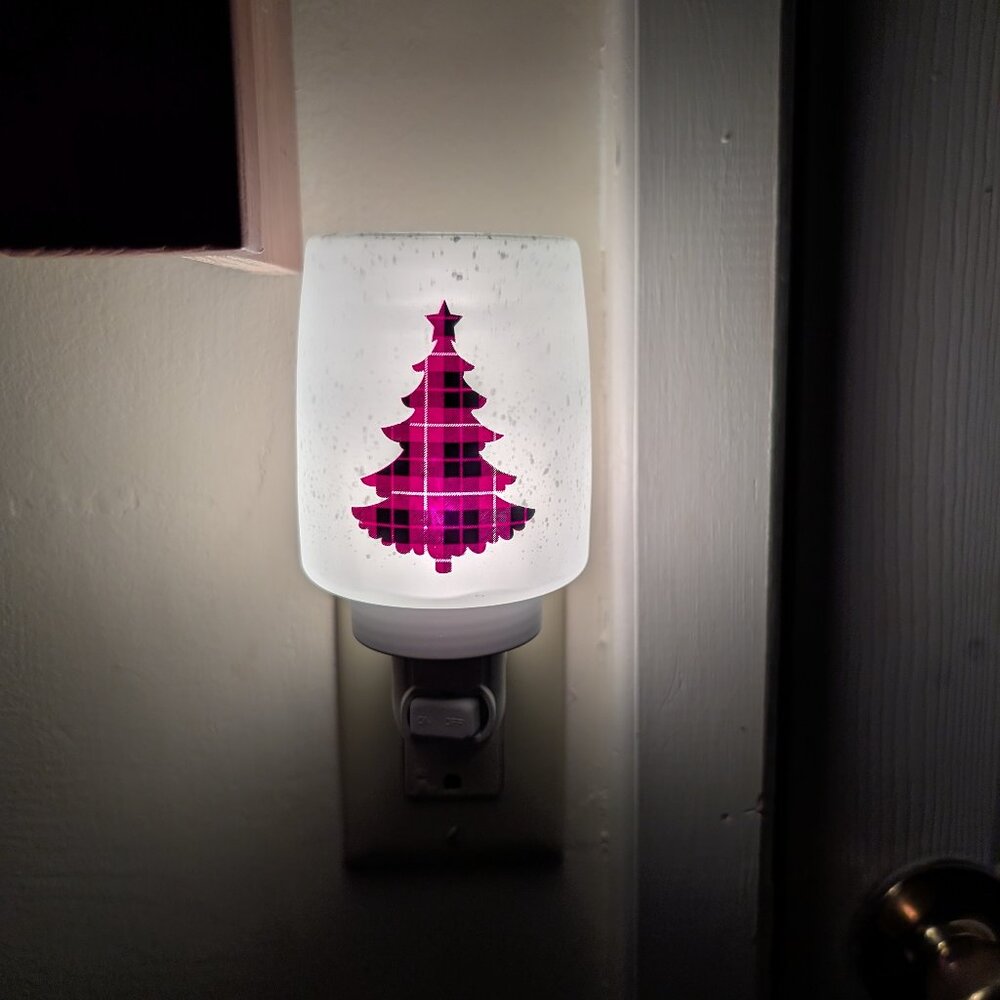 Scentsy Pine For Plaid mini plug in Warmer